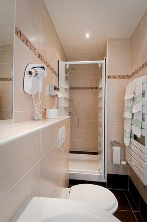 Double Room Shower